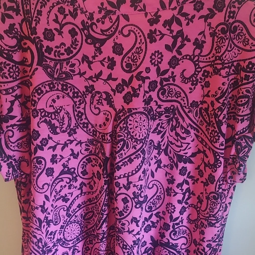 Women's Pink Paisley Short Sleeve Tee - Picture 3 of 4